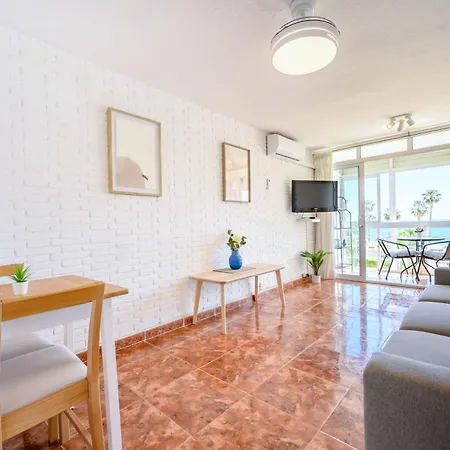 Sea View Apartment *